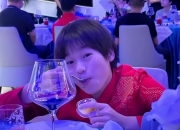 开云足球直播-澳门队主帅授课指导，队员备战态度认真