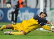 开云官网-黄潜稳舵破郁金香，法老挥刀定乾坤—足球世界的双重奏