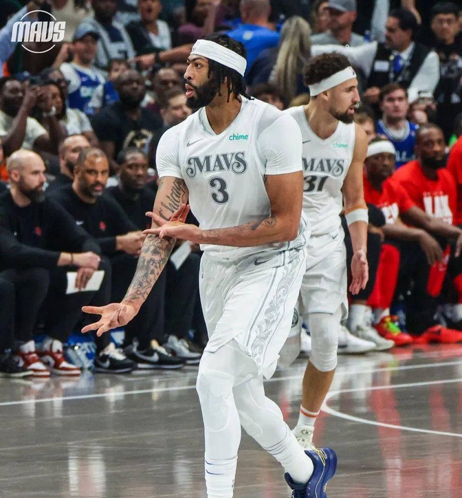 阿根廷男篮完胜独行侠，西蒙斯一己之力扛起全队