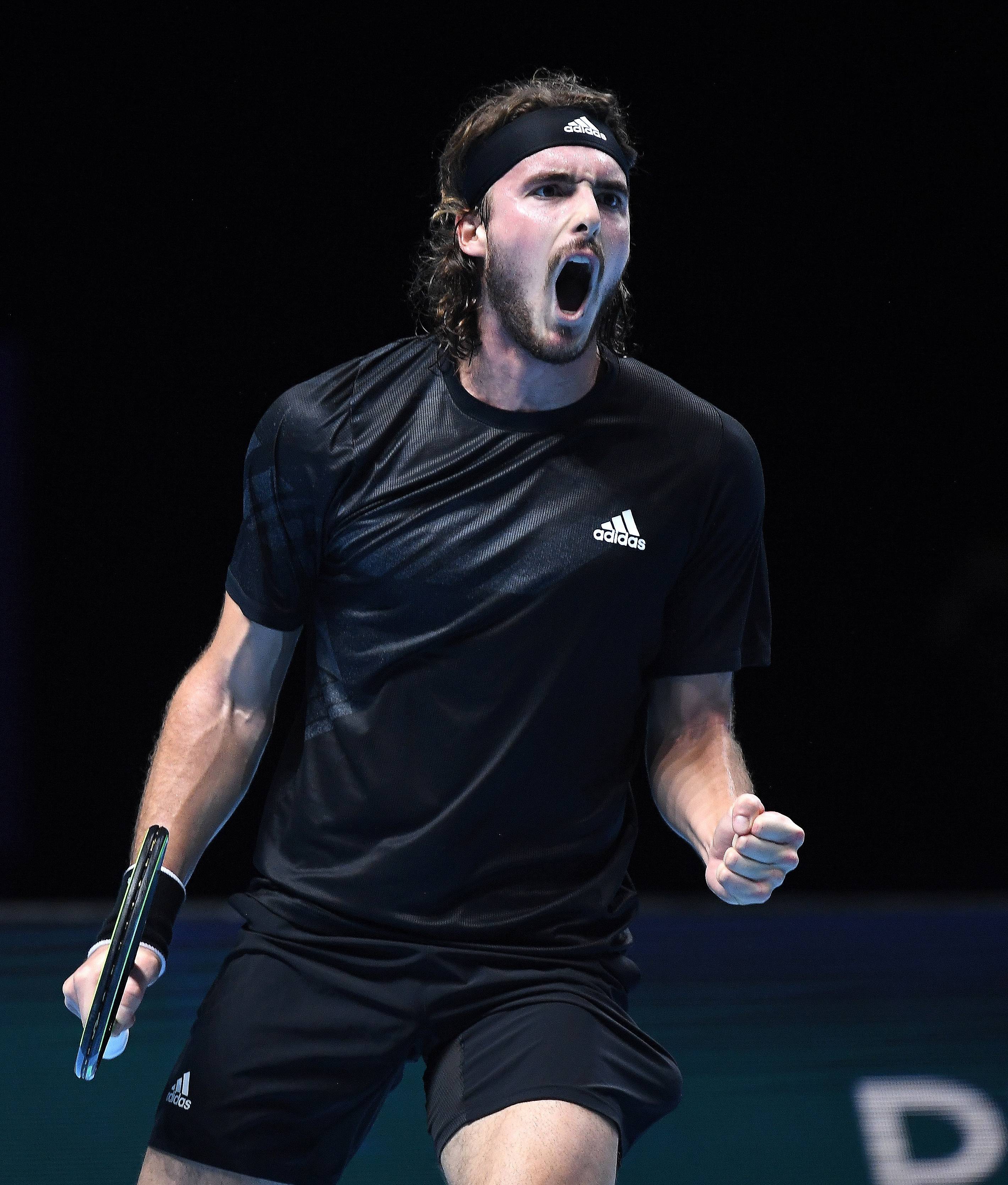 包含德国网球队爆冷日本网球队，西西帕斯惊艳世界的词条