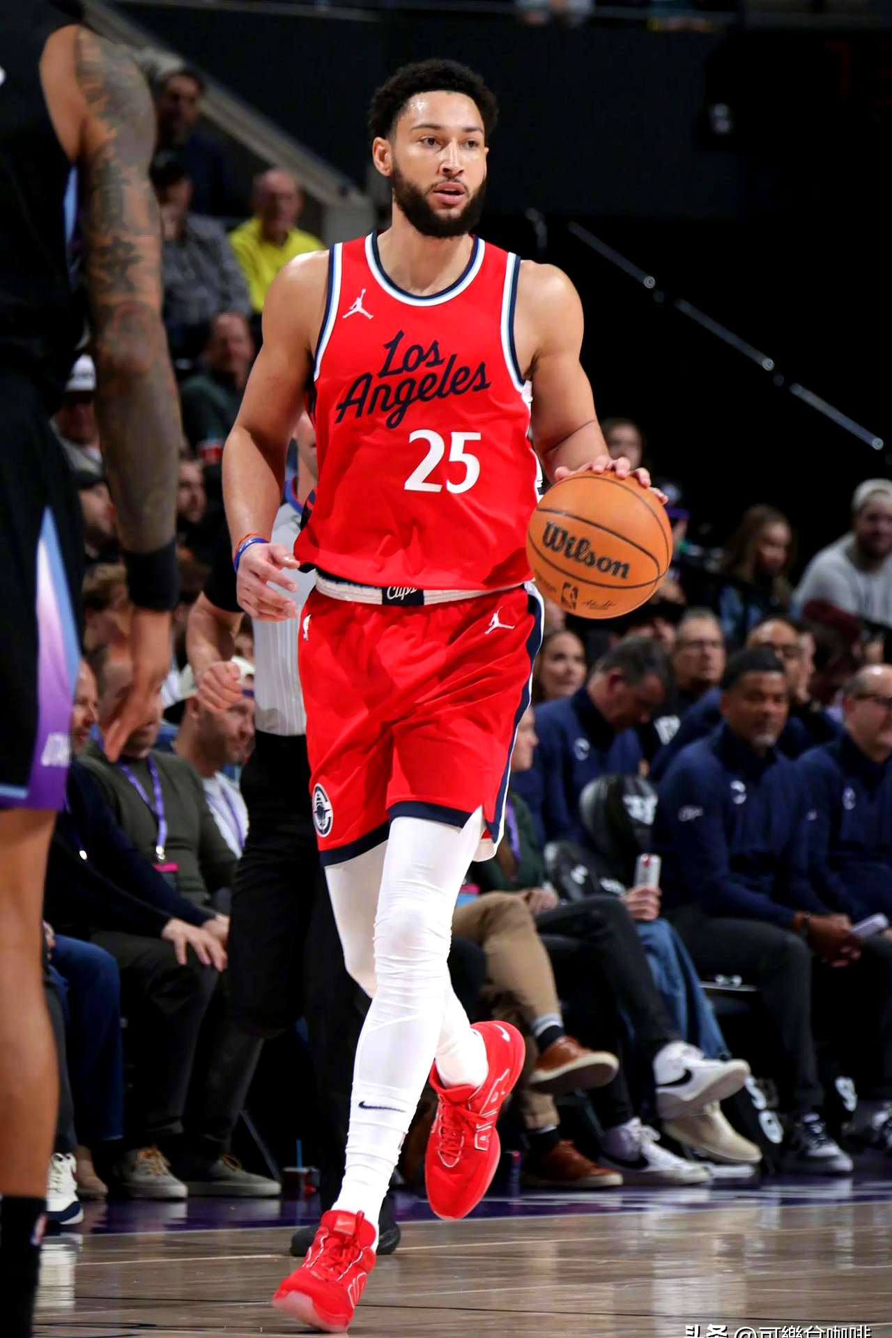 雷霆逆转法国男篮,西蒙斯一己之力扛起全队的简单介绍 雷霆逆转法国男篮,西蒙斯一己之力扛起全队的简单介绍