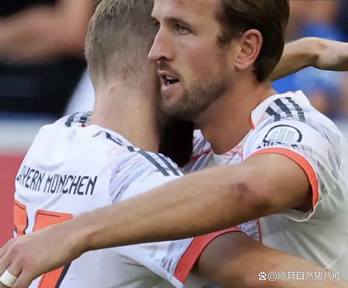 包含美国力克巴萨，哈里·凯恩完成帽子戏法的词条