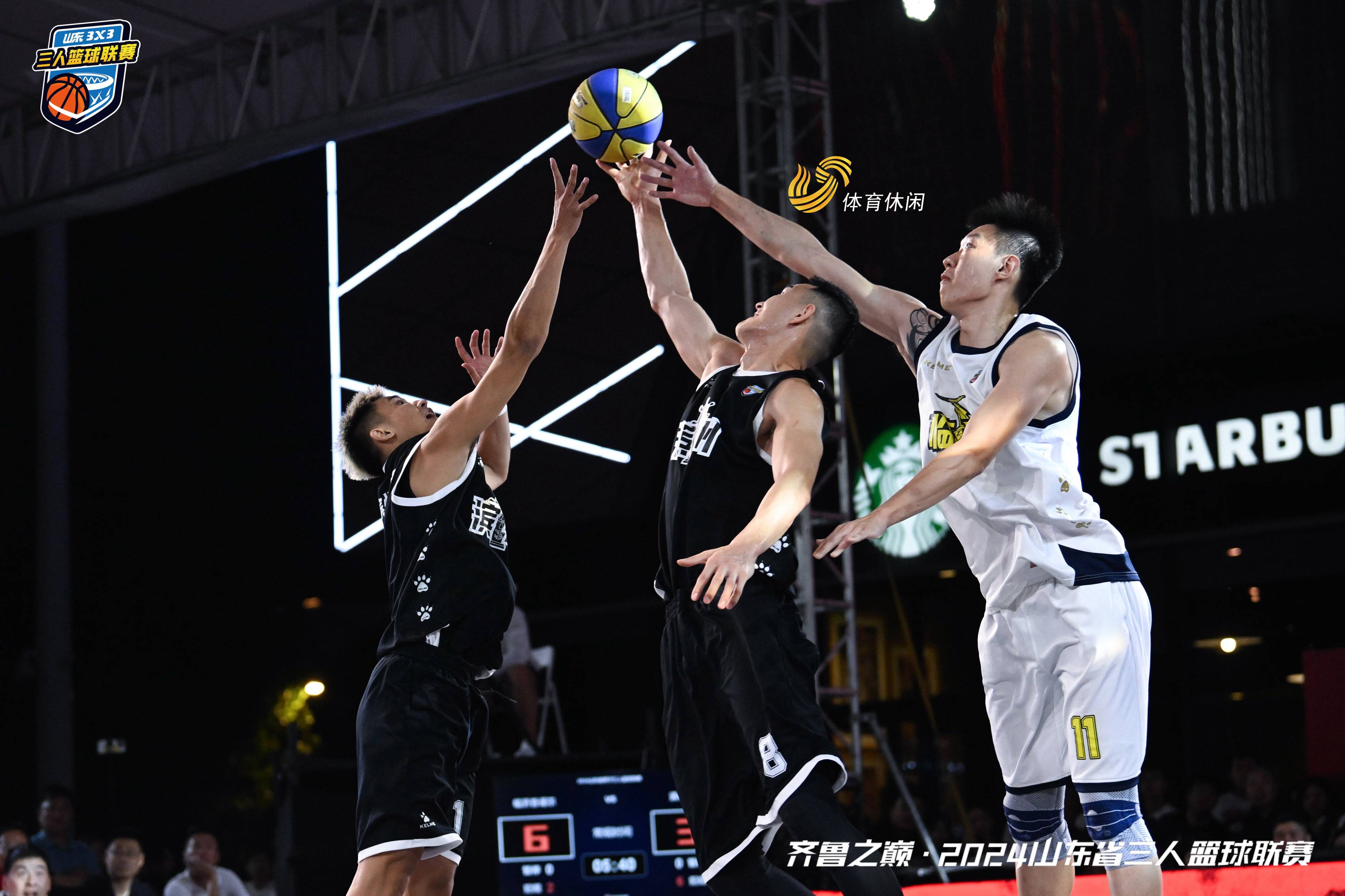 包含篮球比赛现场热闹非凡,队员们各显神通,精彩篮球赛事绝对过瘾的词条 包含篮球比赛现场热闹非凡,队员们各显神通,精彩篮球赛事绝对过瘾的词条