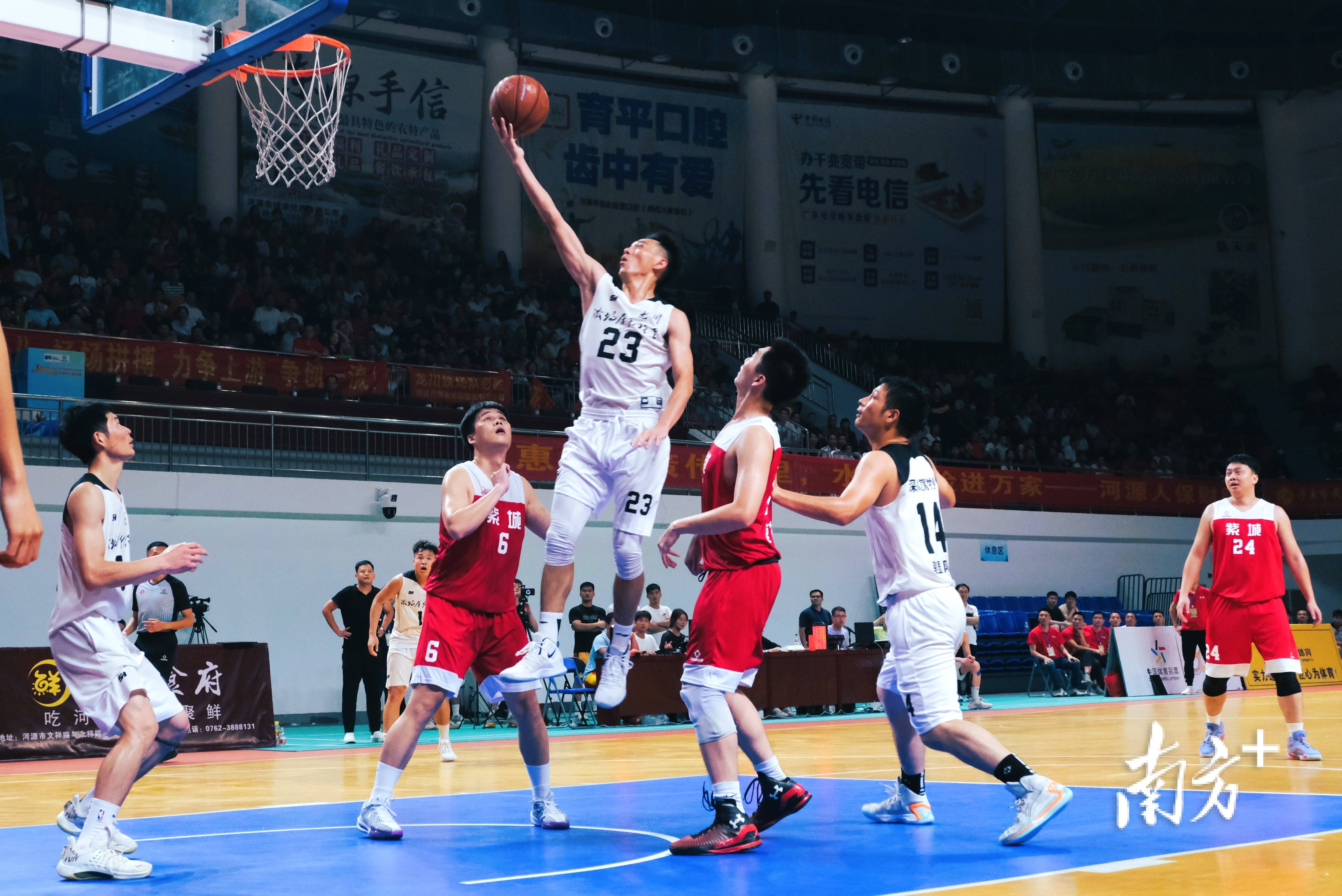 包含篮球比赛现场热闹非凡,队员们各显神通,精彩篮球赛事绝对过瘾的词条 包含篮球比赛现场热闹非凡,队员们各显神通,精彩篮球赛事绝对过瘾的词条