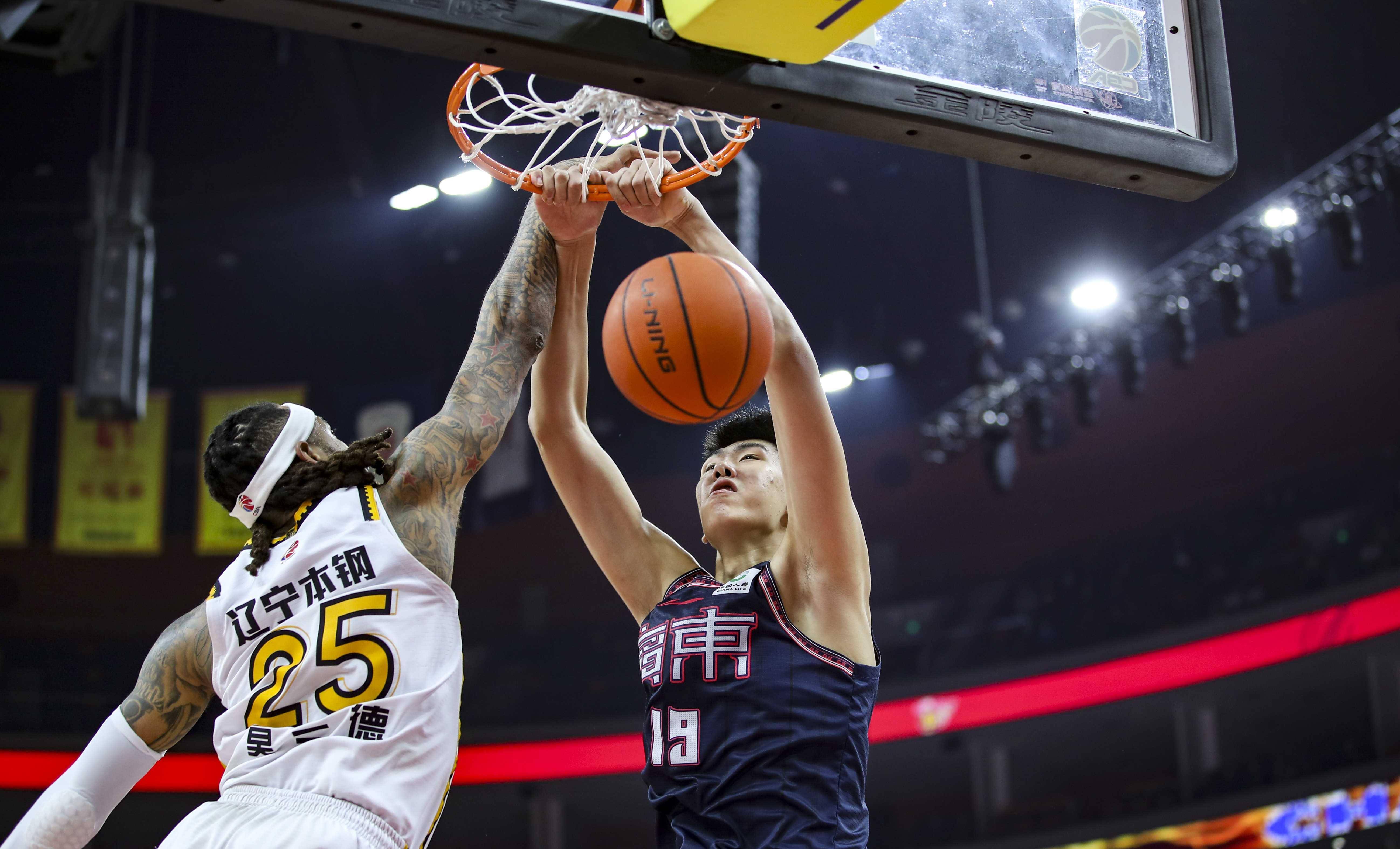 包含国内篮球职业赛事近期强队对决精彩纷呈的词条