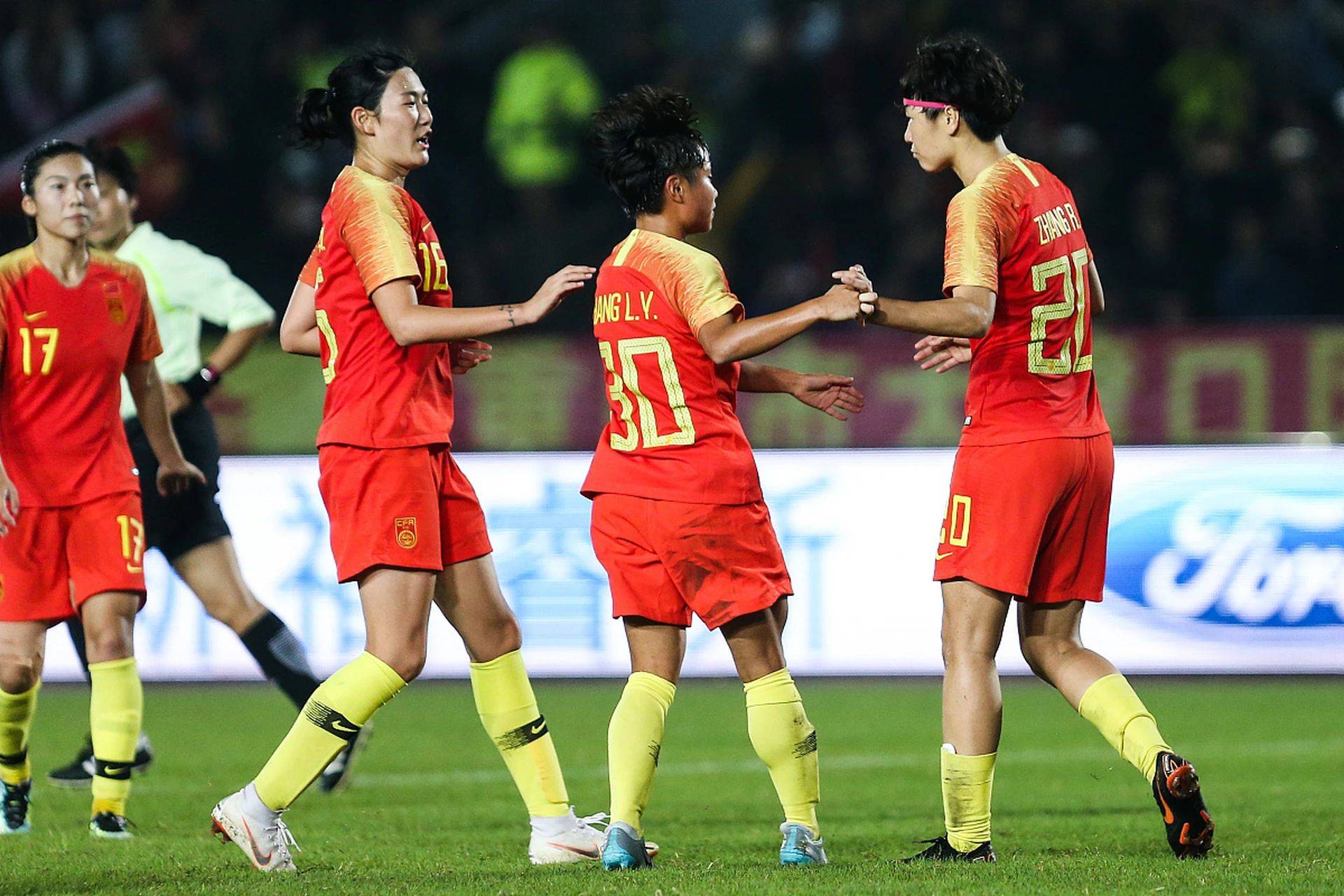 无与女足相比,女团队表现卓越的简单介绍 无与女足相比,女团队表现卓越的简单介绍