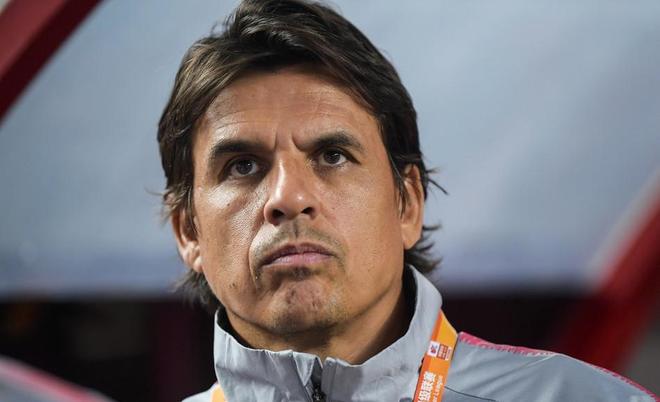 沙尔克04遭遇连败，陷入保级泥潭的简单介绍