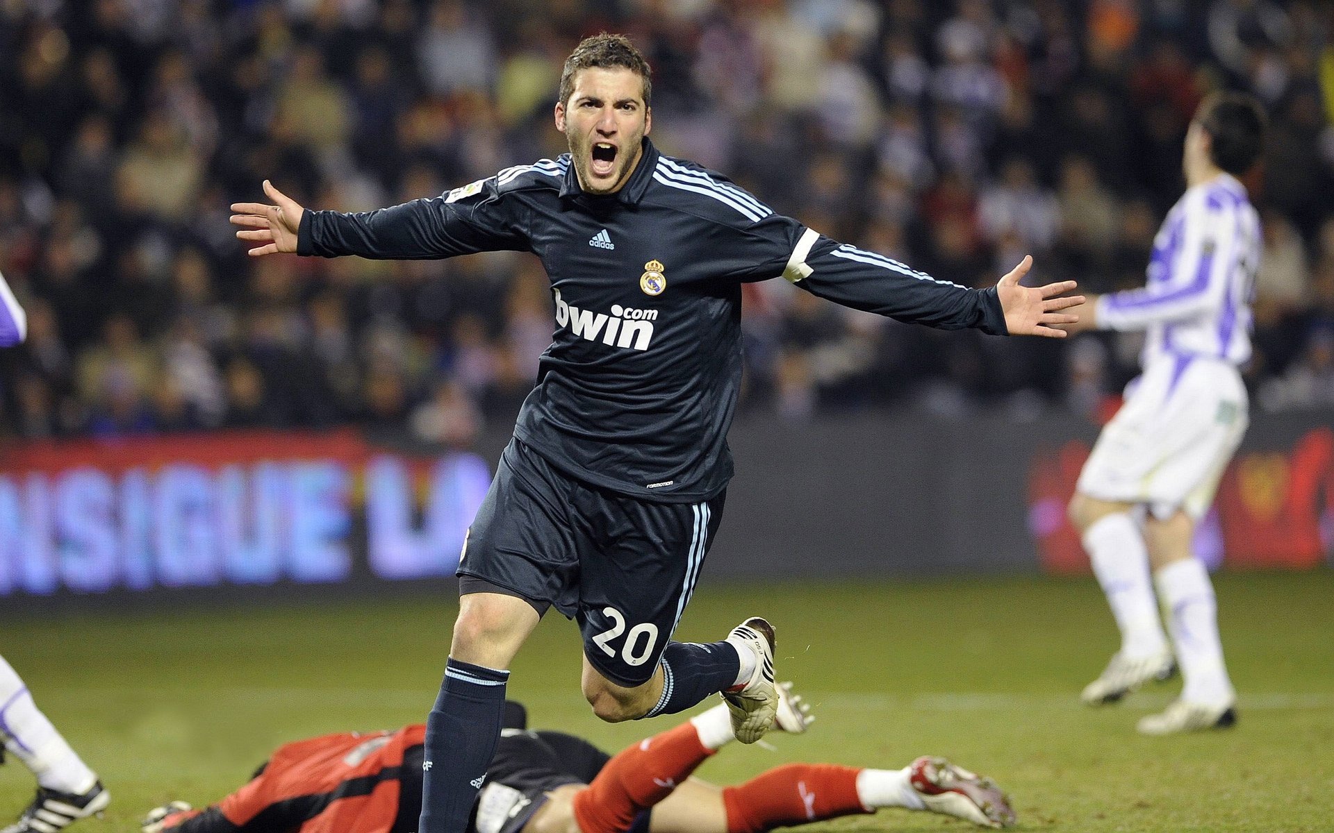 沙特轻取乌克兰,李刚仁成为关键先生—亚洲新星闪耀国际足坛