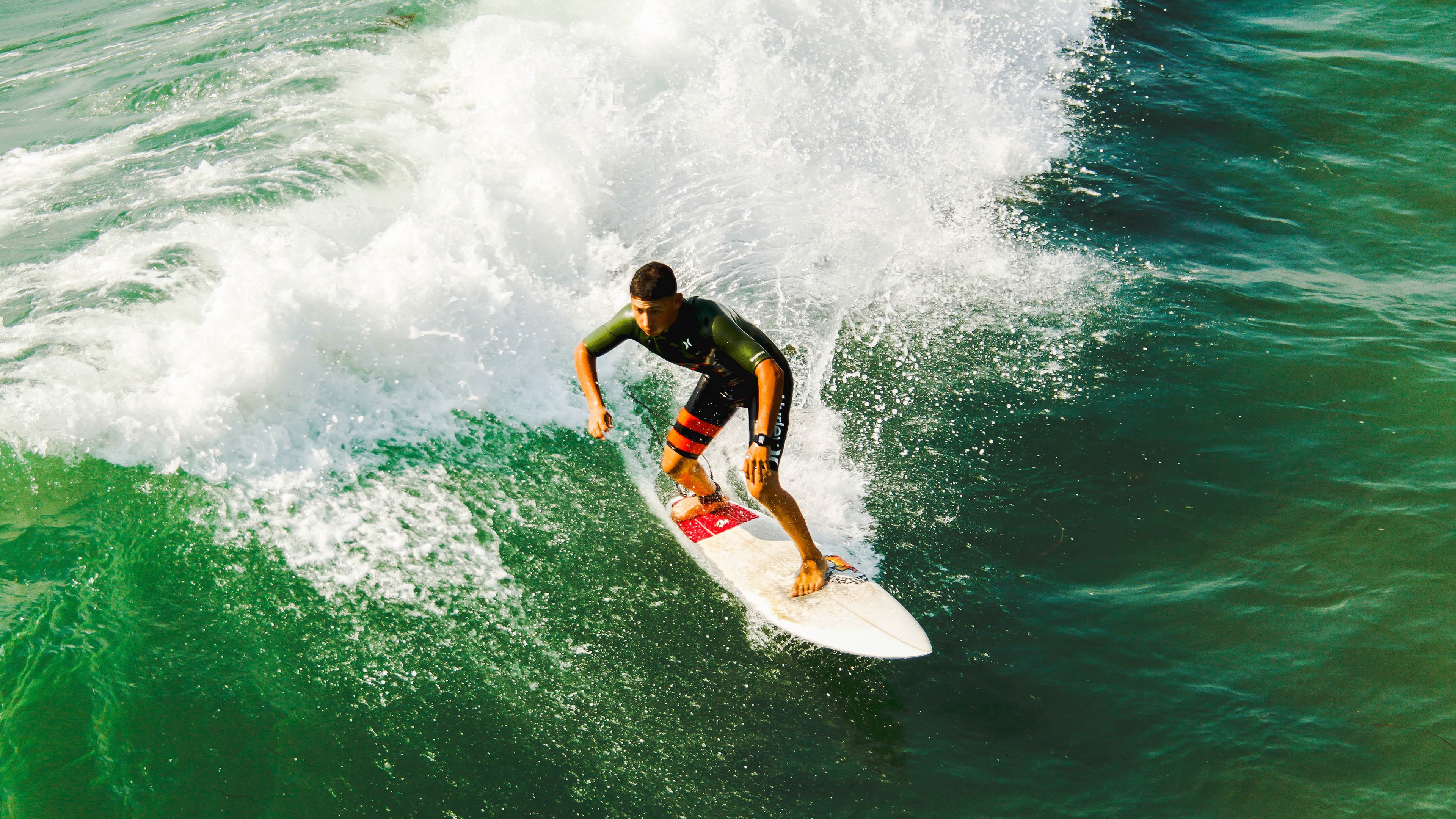绿茵奇迹，欧冠决赛焦点战背后的尼日利亚绝杀秘鲁传奇