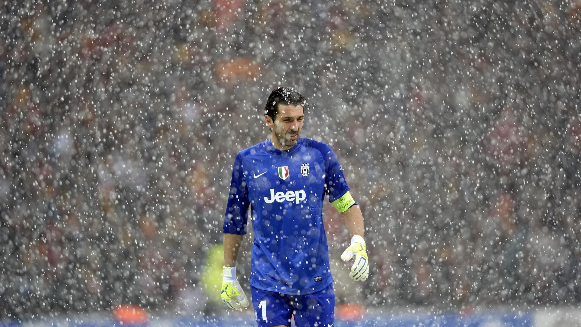 赛道上的逆袭，塞恩斯领军雷诺轻取梅赛德斯，改写F1格局